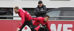 Der 1. FC Köln darf in den nächsten beiden Transferperioden keine Spieler verpflichten.