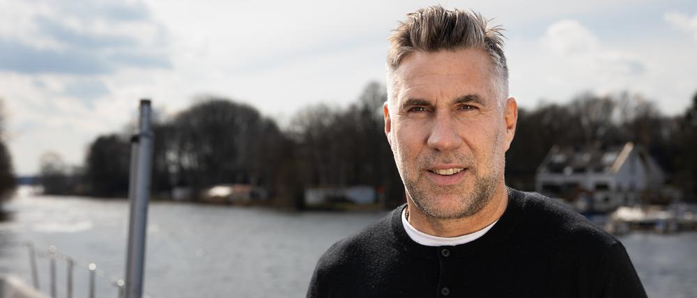 Harald Windler am 13.03.2023 auf seinem Hausboot, Pichelswerder.