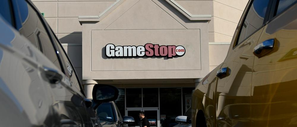 Hoffen auf den Squeeze: Kleinanleger wollen am Freitag das große Geld mit Gamestop-Aktien machen.