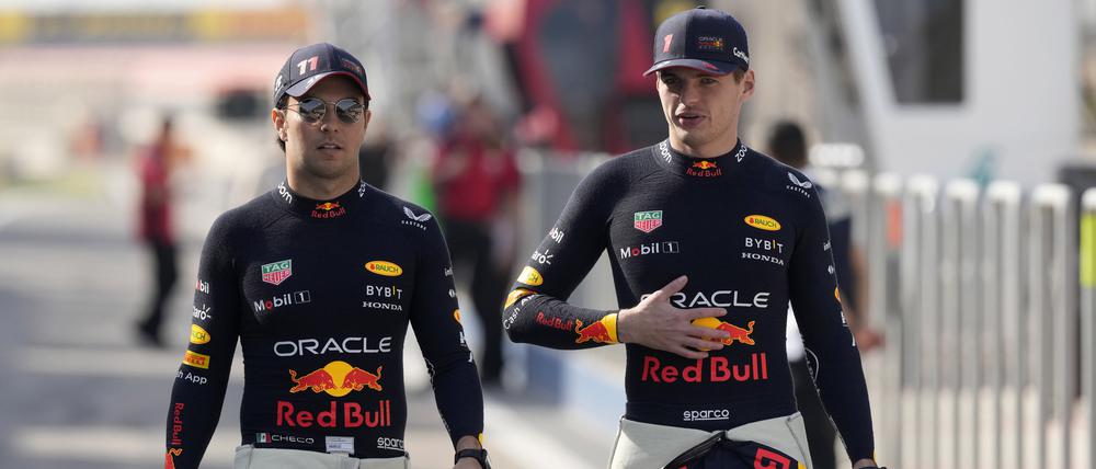 Max Verstappens (r.) härtester Konkurrent in dieser Saison heißt Sergio Perez und kommt aus dem eigenen Rennstall.
