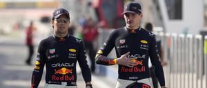 Max Verstappens (r.) härtester Konkurrent in dieser Saison heißt Sergio Perez und kommt aus dem eigenen Rennstall.