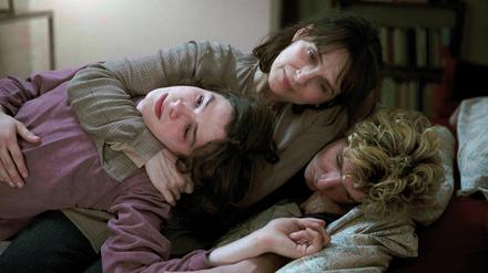 Isabelle (Juliette Binoche) muss ihre beiden Söhne Lucas (Paul Kircher, oben) und Quentin (Vincent Lacoste) loslassen.