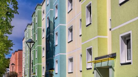 Die Adler Group hatte Mieterhöhungen von 15 Prozent angekündigt und damit gegen die Selbstverpflichtungen aus dem Berliner Wohnungsbündnis verstoßen. 
