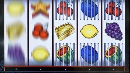 Verzockt: Millionen Mietergelder wurden in die Spielbank gebracht.