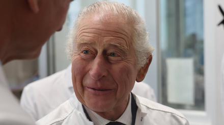 König Charles III. und Dietmar Woidke besuchen am zweiten Tag der royalen Deutschlandreise das Ökodorf Brodowin. 