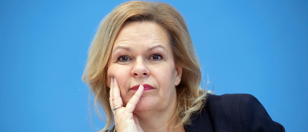 Bundesinnenministerin Faeser (SPD) bei einer Pressekonferenz  Ende März.