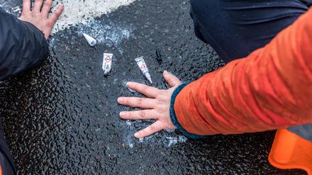 Eine Straßenblockade der Letzten Generation (Symbolbild).