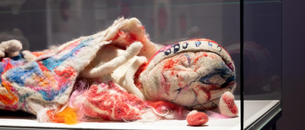 
Die Ausstellung „Өмә“ im Kunstraum Kreuzberg.