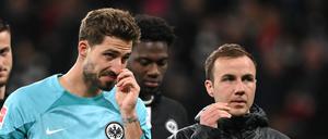 Kevin Trapp (links) und Mario Götze sind mit Eintracht Frankfurt seit sieben Spielen sieglos.