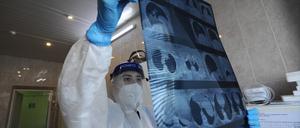 Eine Computertomografie dient der Diagnose von Covid-19, ist aber alleine nicht ausreichend