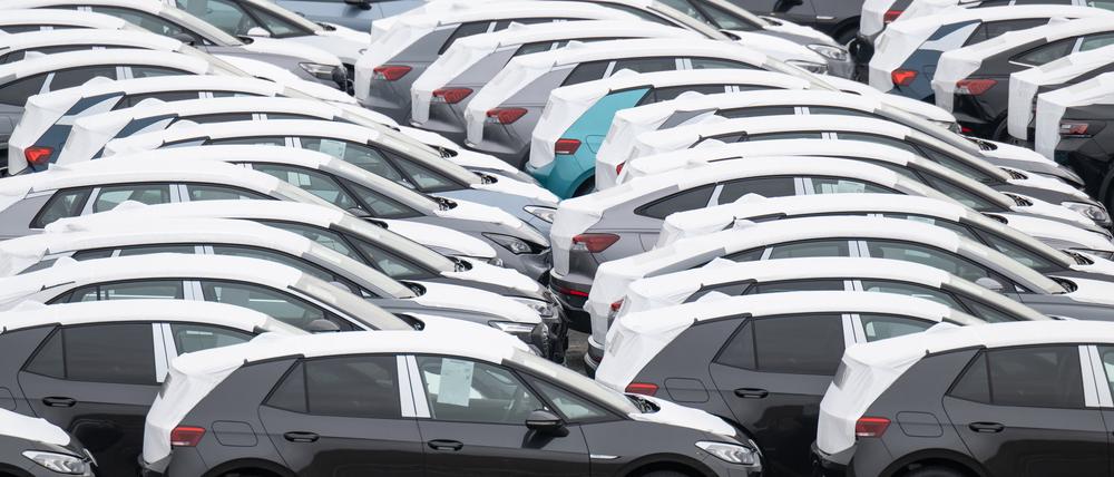 Die durchschnittlichen Emissionen von Neuwagen waren 2023 höher als im Vorjahr.