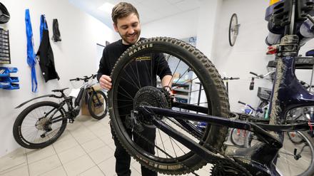 Neuer Fahrrad-Meisterbetrieb "Drehmoment" in der Waldstadt Potsdam eröffnet. Inhaber Christoph Nordwig.