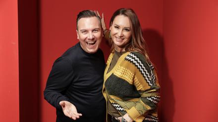 Sternekoch Tim Raue (l.) und seine Ehefrau Katharina bei einem Pressetermin