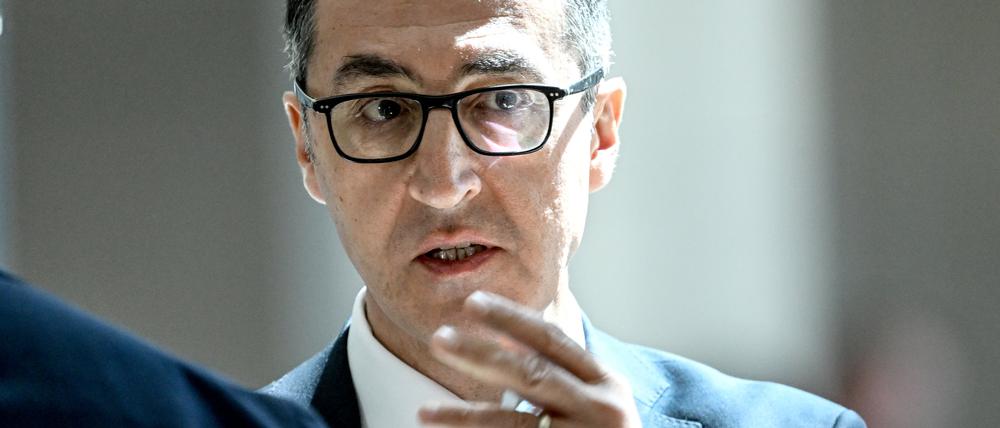 Die Wiederwahl des türkischen Präsidenten Recep Tayyip Erdogan müsse auch in Deutschland zu einem Umdenken führen, sagt Cem Özdemir.