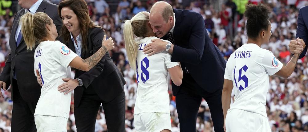 Bei der UEFA-Frauen-Europameisterschaft 2022 trugen die Engländerinnen noch weiße Hosen.