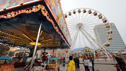 Das Frühjahrsvolksfest im Lustgarten dauert noch bis 23. April.