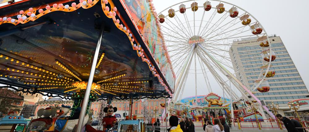 Das Frühjahrsvolksfest im Lustgarten dauert noch bis 23. April.
