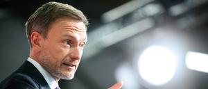 Finanzminister Christian Lindner (FDP) verhandelt mit der EU-Kommission darüber, wie strikt die künftigen EU-Schuldenregeln sein sollen. 
