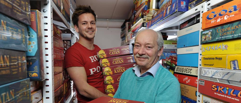 Die Siedler von Catan -Erfinder Klaus Teuber und sein Sohn Benjamin. (Archivbild)
