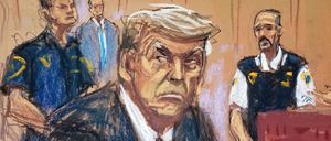 Der ehemalige US-Präsident Donald Trump erscheint zu einer Anklageverlesung vor Gericht.