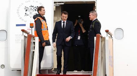 Frankreichs Präsident Emmanuel Macron ist am Mittwochmorgen deutscher Zeit in Peking gelandet.