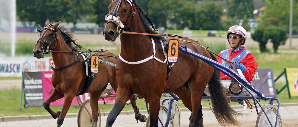 Peter Kwiet ist eine Legende des Sulkysports und mittlerweile 83 Jahre alt. Der Berliner gewann 1955 erstmalig ein Rennen.