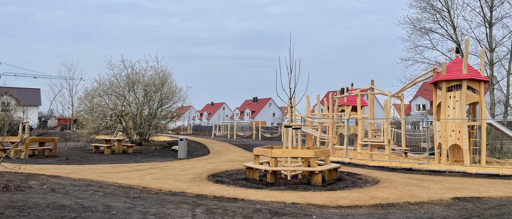 Neuer Spielplatz und Grünanlage „Zum Großen Herzberg“ in Golm.