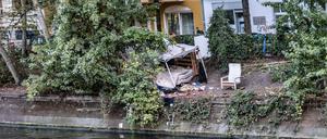 Schlafplatz fÃ¼r Obdachlose am Landwehrkanal, Maybachufer, Berlin NeukÃ¶lln illegaler Schlafplatz fÃ¼r Obdachlose am Landwehrkanal, Matratzenlager, Maybachufer, Berlin NeukÃ¶lln *** Sleeping place for homeless people at the Landwehrkanal, Maybachufer, Berlin NeukÃ¶lln illegal sleeping place for homeless people at the Landwehrkanal, mattress camp, Maybachufer, Berlin NeukÃ¶lln