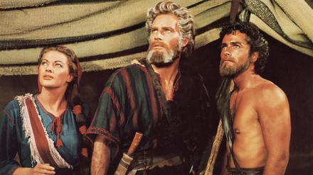 „Die zehn Gebote“ mit Charlton Heston (Mitte), Yvonne De Carlo und John Derek laufen diesmal in ARD und RBB. 