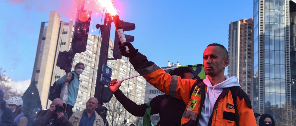 Seit Wochen gehen die Franzosen gegen die Rentenreform auf die Straße.
