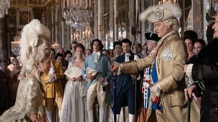 HAJeanne du Barry (Maïwenn) und Johnny Depp (Louis XV) in dem Historienfilm „Jeanne du Barry“, der das Filmfestival von Cannes eröffnen wird.