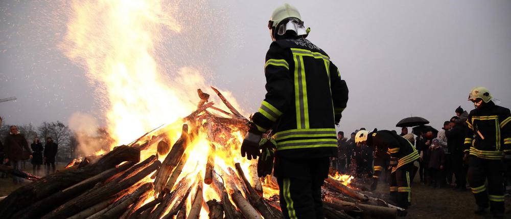 Im Volkspark wird am Samstag das Osterfeuer entzündet – im Beisein der Bornstedter Feuerwehr.
