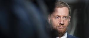 Michael Kretschmer spricht sich für eine Obergrenze bei der Zuwanderung aus (Archivbild).