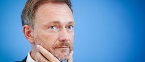 Christian Lindner, Vorsitzender der FDP und Bundesfinanzminister, stellt den Regierungsentwurf für den Bundeshaushalt 2023 und den Finanzplan bis 2026 in der Bundespressekonferenz vor. 