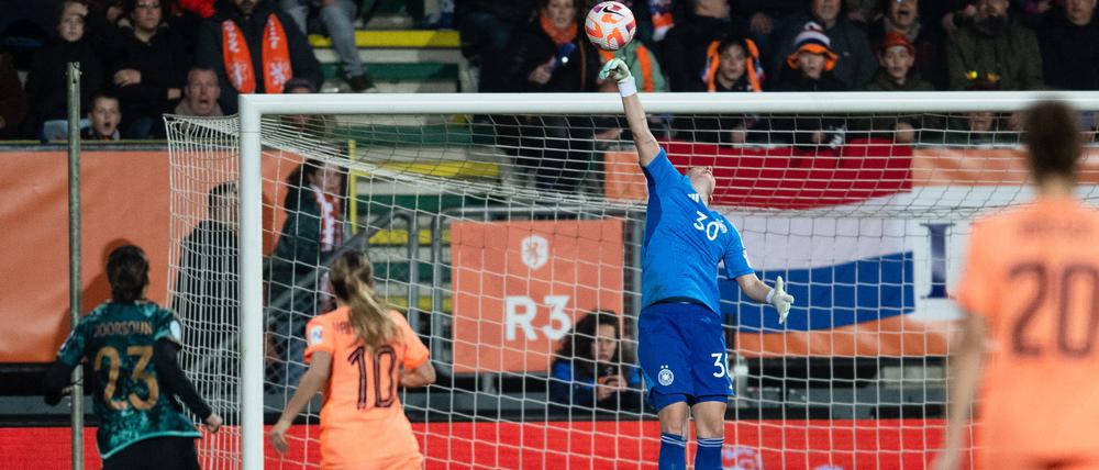 DFB-Torhüterin Ann-Katrin Berger war nach dem Ausfall von Merle Frohms ein ebenso starker Rückhalt gegen die Niederlande. 