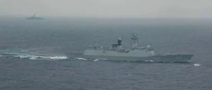  Ein Schiff der Marinestreitkräfte unter dem Ostkommando der chinesischen Volksbefreiungsarmee (PLA) nimmt an einer Gefechtsbereitschaftspatrouille und an „Joint Sword“-Übungen um Taiwan teil.