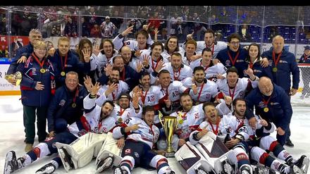Erfolgsteam. Die Bulldogs Liége und Trainer Egen (Untere Reige links).