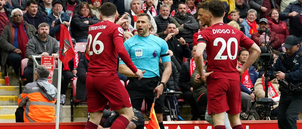 Linienrichter Constantine Hatzidakis verlor am Ostersonntag die Beherrschung.