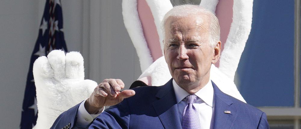 US-Präsident Joe Biden am Montag beim traditionellen Osterei-Rollen im Garten des Weißen Hauses.