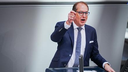 Alexander Dobrindt, CSU-Landesgruppenchef, spricht im Bundestag 