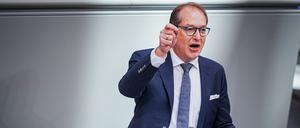 Alexander Dobrindt, CSU-Landesgruppenchef, spricht im Bundestag