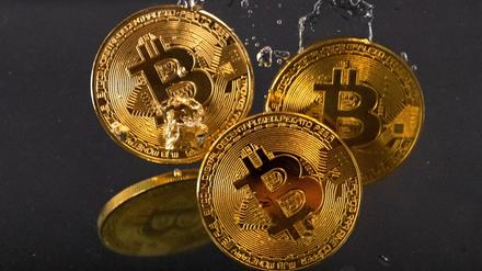 Der Kurs des Bitcoin konnte kurz nach den Osterfeiertagen ebenfalls profitieren.