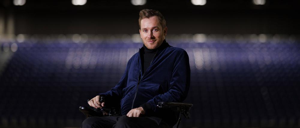 Schauspieler Samuel Koch bei einem exklusiven Fotoshooting im Rahmen der Präsentation für seine „Schwerelos“ Tournee in der Mutsubishi Electric Halle, Düsseldorf.