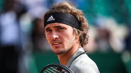 Alexander Zverev hat das erste Spiel in Monte Carlo gewonnen.