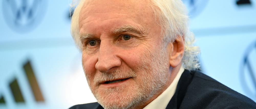 DFB-Sportdirektor Rudi Völler spricht auf einer Pressekonferenz des Deutschen Fußball-Bundes (DFB) im DFB-Campus.