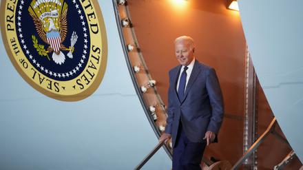 Joe Biden traf am Dienstagabend in Belfast ein.