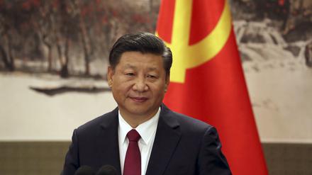 Xi Jinping, Staats- und Parteichef aufgenommen bei der Vorstellung des Ständigen Ausschusses des Politbüros in der Großen Halle des Volkes.