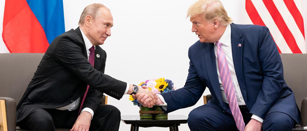 Trump sagt, er habe nach seinem Amtsantritt vor knapp einem Monat bereits mit Putin telefoniert. Der Kreml bestätigte das bislang nicht.