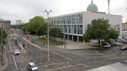 Das Bildungsforum mit der Stadt- und Landesbibliothek in der Straße Am Kanal. 
