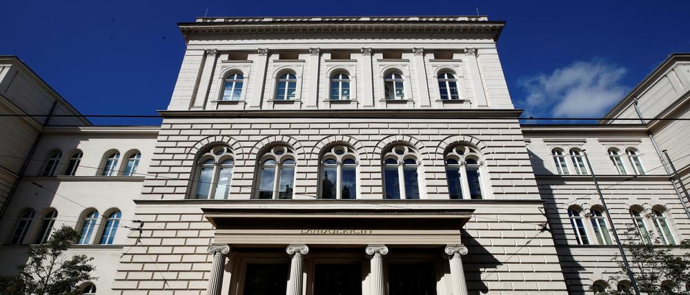 FILE PHOTO: General view of the regional court Landgericht Bonn in Bonn, Germany, September 4, 2019. REUTERS/Wolfgang Rattay/File Photo